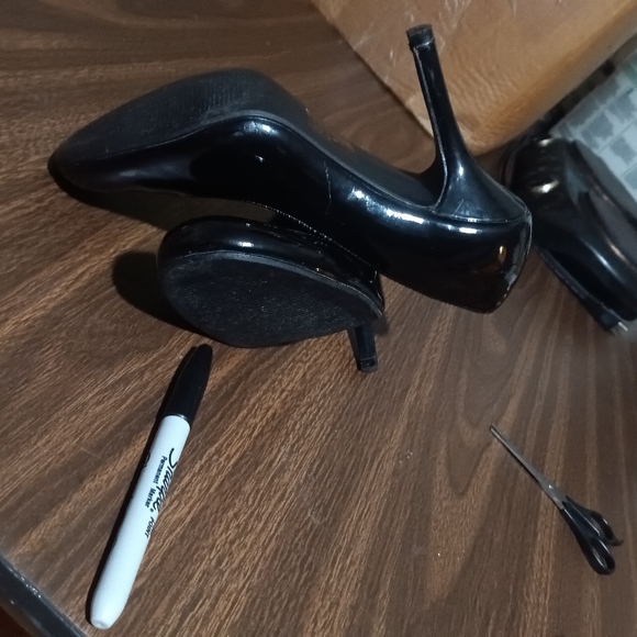 Cabrizi black patent leather stiletto pumps - Picture 2 of 5